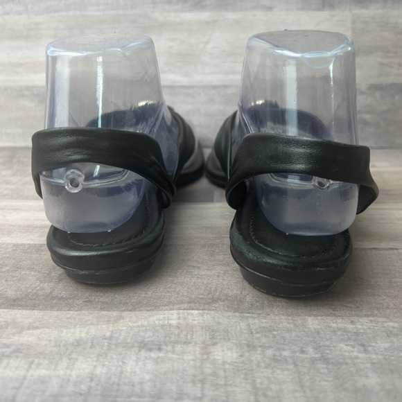 Chanel Black Leather Pleated Slingback Sandals Silver Logo Size 37 - Picture 3 of 9